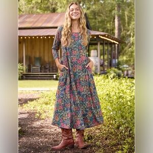 Natural Life Lottie Floral Sweater Knit Maxi Dress
